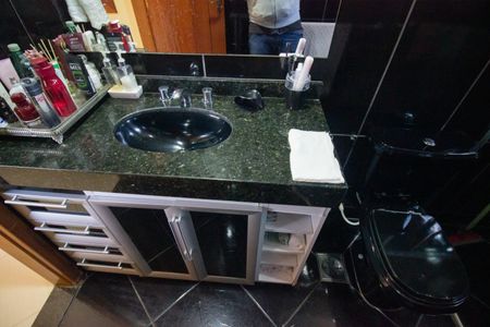 Casa à venda com 255m², 4 quartos e 7 vagasBanheiro da Suíte