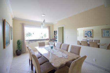 Casa à venda com 255m², 4 quartos e 7 vagasCopa