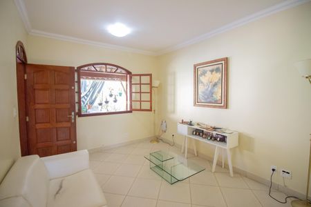 Casa à venda com 255m², 4 quartos e 7 vagasSala