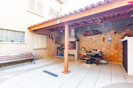 Casa para alugar com 195m², 4 quartos e 4 vagasQuintal