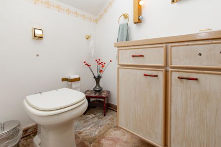 Casa para alugar com 195m², 4 quartos e 4 vagasLavabo