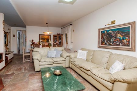 Casa para alugar com 195m², 4 quartos e 4 vagasSala