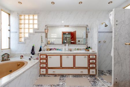 Casa para alugar com 195m², 4 quartos e 4 vagasBanheiro da Suíte 1