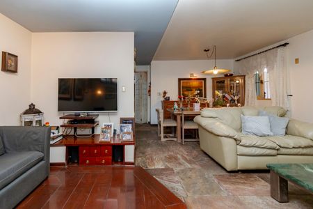 Casa para alugar com 195m², 4 quartos e 4 vagasSala