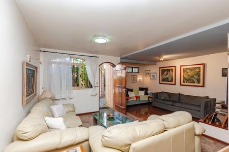 Casa para alugar com 195m², 4 quartos e 4 vagasSala