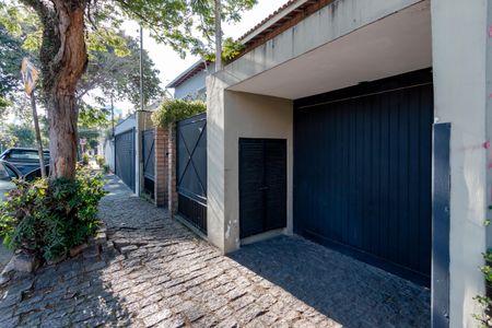 Casa para alugar com 195m², 4 quartos e 4 vagasFachada