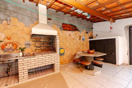 Casa para alugar com 195m², 4 quartos e 4 vagasQuintal