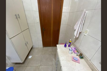 Casa à venda com 170m², 4 quartos e 2 vagasBanheiro 1