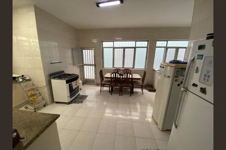Casa à venda com 170m², 4 quartos e 2 vagasCozinha / Copa