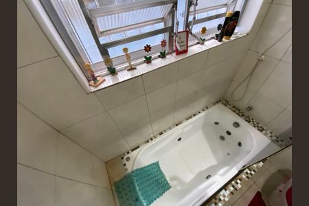 Casa à venda com 170m², 4 quartos e 2 vagasBanheiro 1