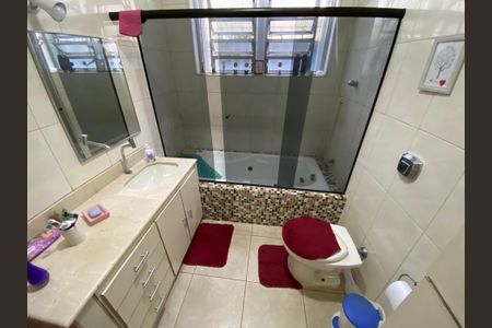 Casa à venda com 170m², 4 quartos e 2 vagasBanheiro 1