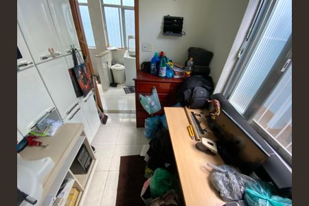 Casa à venda com 170m², 4 quartos e 2 vagasQuarto Serviço / Escritório