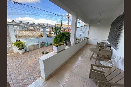 Casa à venda com 170m², 4 quartos e 2 vagasQuintal