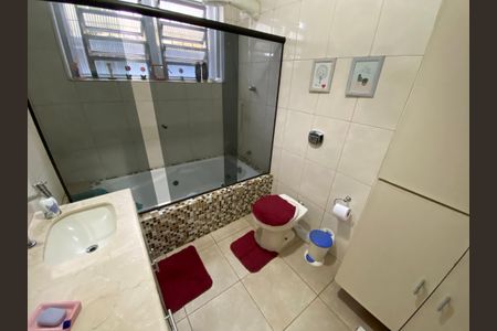 Casa à venda com 170m², 4 quartos e 2 vagasBanheiro 1