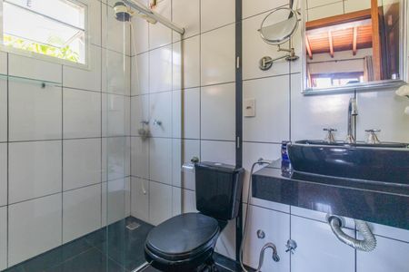 Casa à venda com 160m², 3 quartos e 4 vagasBanheiro 1