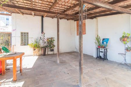Casa à venda com 160m², 3 quartos e 4 vagasQuintal