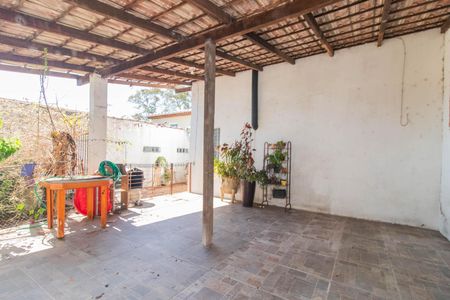 Casa à venda com 160m², 3 quartos e 4 vagasQuintal