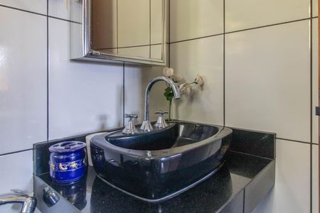 Casa à venda com 160m², 3 quartos e 4 vagasBanheiro 1