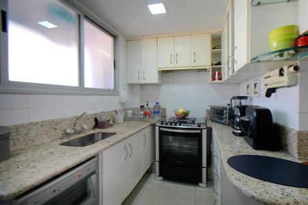 Apartamento à venda com 220m², 4 quartos e 2 vagasCozinha