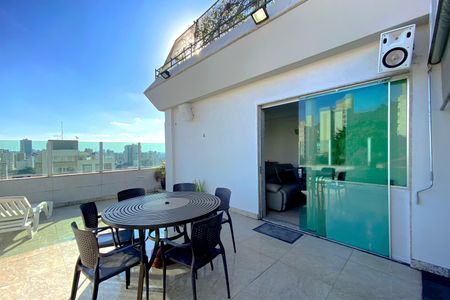 Apartamento à venda com 220m², 4 quartos e 2 vagasCobertura