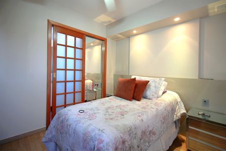 Apartamento à venda com 220m², 4 quartos e 2 vagasSuíte 1