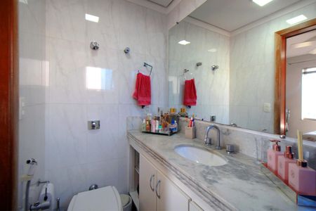 Apartamento à venda com 220m², 4 quartos e 2 vagasBanheiro da Suíte 1