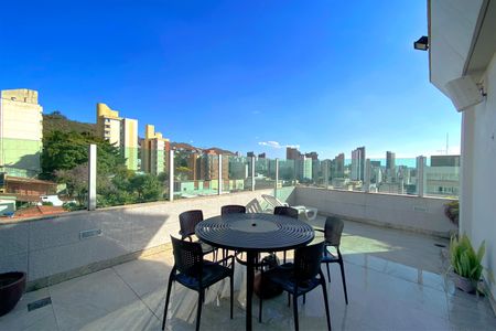 Apartamento à venda com 220m², 4 quartos e 2 vagasCobertura