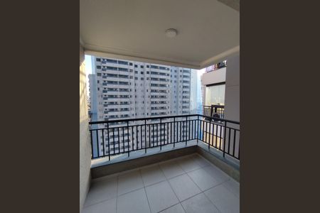 Studio para alugar com 35m², 1 quarto e 1 vaga Studio para alugar com 35m², 1 quarto e 1 vagaVaranda