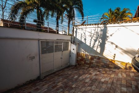 Casa à venda com 130m², 4 quartos e 2 vagasGaragem