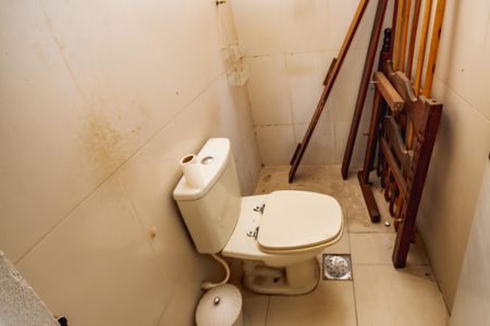 Casa à venda com 130m², 4 quartos e 2 vagasBanheiro