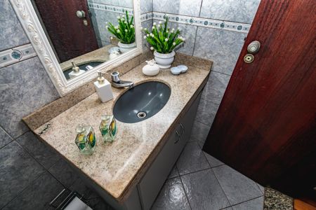 Casa à venda com 130m², 4 quartos e 2 vagasBanheiro do Quarto 1