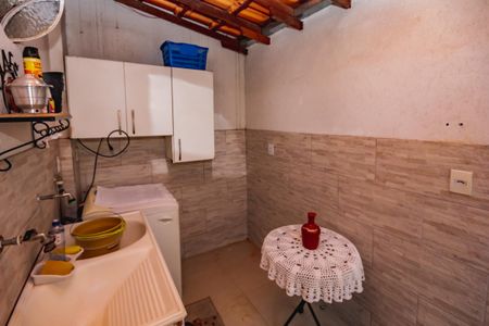 Casa à venda com 130m², 4 quartos e 2 vagasLavanderia
