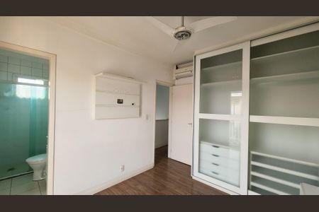 Casa de condomínio à venda com 110m², 3 quartos e 2 vagasSuíte