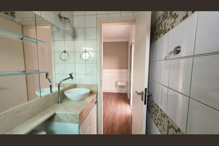 Casa de condomínio à venda com 110m², 3 quartos e 2 vagasBanheiro da Suíte