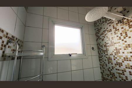 Casa de condomínio à venda com 110m², 3 quartos e 2 vagasBanheiro da Suíte