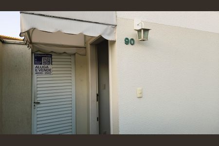 Casa de condomínio à venda com 110m², 3 quartos e 2 vagasFachada + Plaquinha