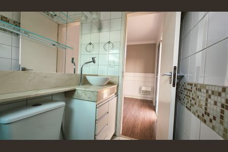 Casa de condomínio à venda com 110m², 3 quartos e 2 vagasBanheiro da Suíte