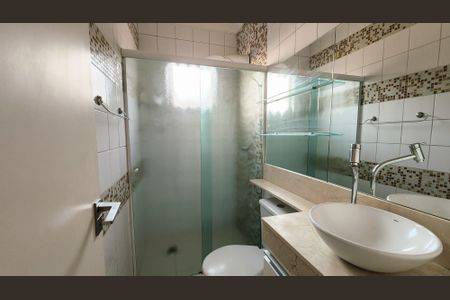 Casa de condomínio à venda com 110m², 3 quartos e 2 vagasBanheiro da Suíte