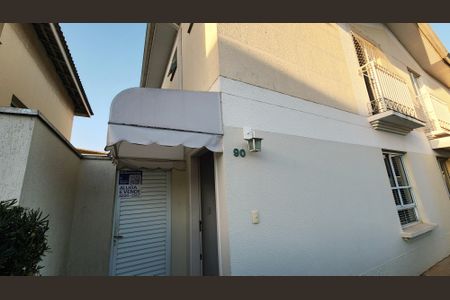 Casa de condomínio à venda com 110m², 3 quartos e 2 vagasFachada + Plaquinha