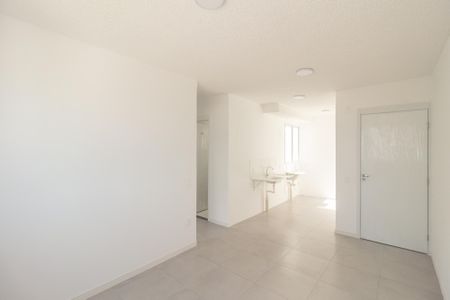 Sala de apartamento para alugar com 2 quartos, 40m² em Guaratiba, Rio de Janeiro