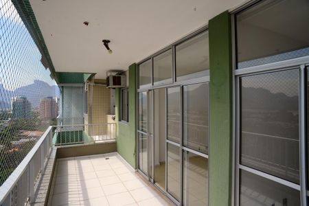 Varanda de apartamento para alugar com 2 quartos, 70m² em Barra da Tijuca, Rio de Janeiro