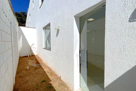 Casa de condomínio à venda com 83m², 3 quartos e 1 vagaArea privativa