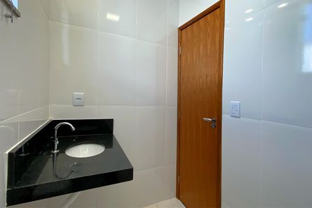 Casa de condomínio à venda com 83m², 3 quartos e 1 vagaBanheiro