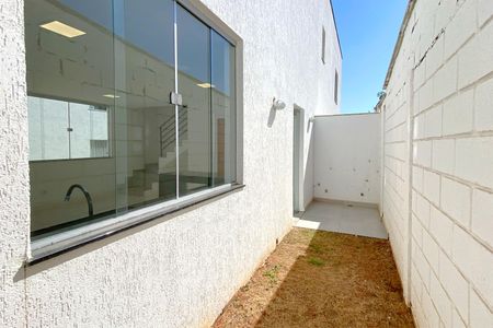 Casa de condomínio à venda com 83m², 3 quartos e 1 vagaArea privativa
