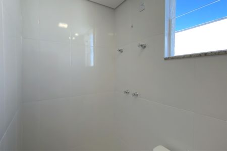 Casa de condomínio à venda com 83m², 3 quartos e 1 vagaBanheiro