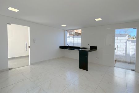 Sala de casa de condomínio para alugar com 3 quartos, 83m² em Trevo, Belo Horizonte