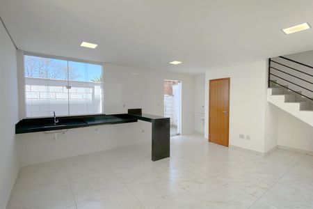 Sala de casa de condomínio para alugar com 3 quartos, 83m² em Trevo, Belo Horizonte