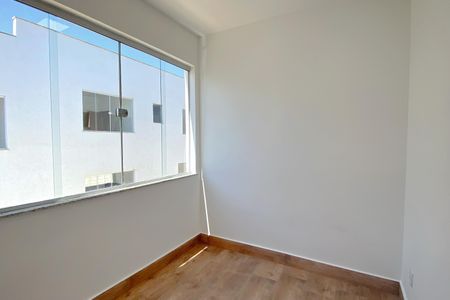 Casa de condomínio à venda com 83m², 3 quartos e 1 vagaQuarto 2