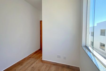 Casa de condomínio à venda com 83m², 3 quartos e 1 vagaQuarto 2