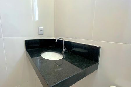 Casa de condomínio à venda com 83m², 3 quartos e 1 vagaBanheiro